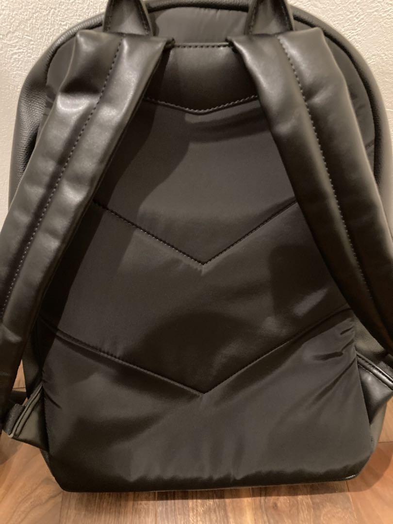 アルマーニ　ブラック　レザー　リュック　バックパック　美品