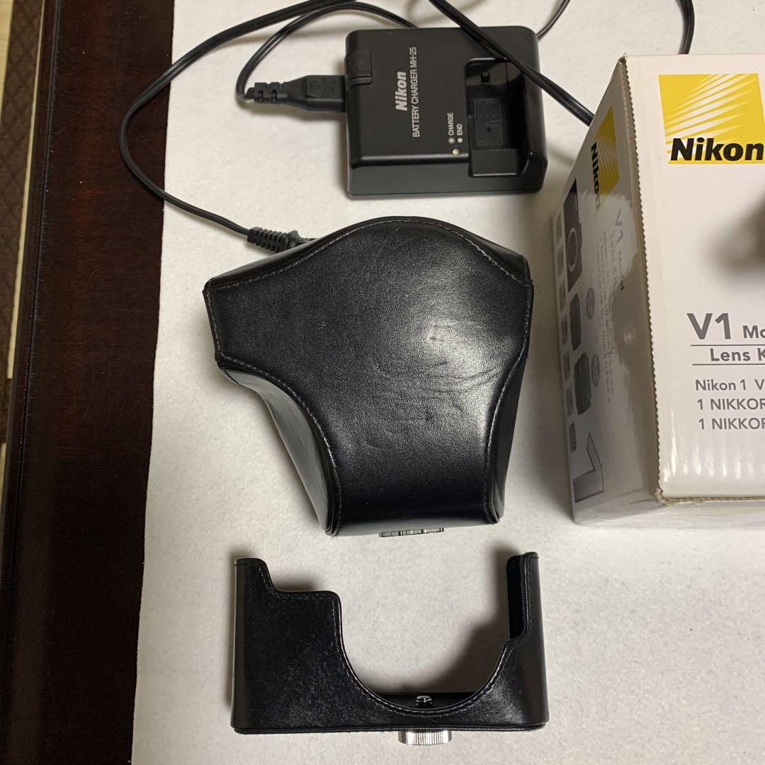 訳あり品 Nikon 1 V1 ダブルズームキット スピードライト おまけ付 訳あり品 Nikon 1 V1 ダブルズームキット スピードライト おまけ付