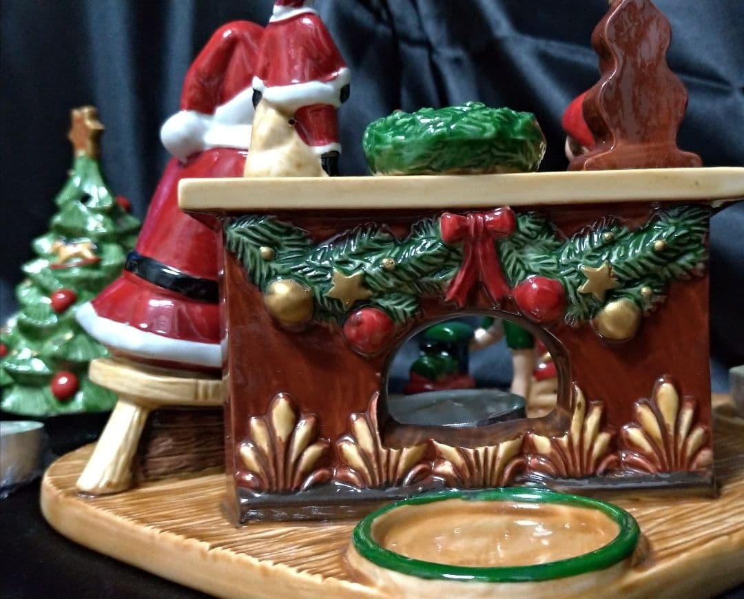 サンタとエルフと暖炉の置物Villeroy&Boch