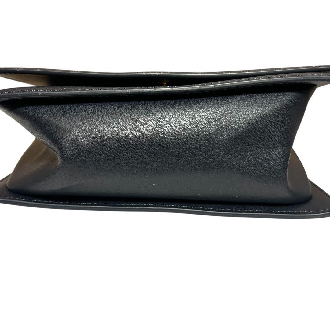 【新品】トミーヒルフィガー 2WAY チェーンショルダーバッグ ネイビー 【新品】トミーヒルフィガー 2WAY チェーンショルダーバッグ ネイビー