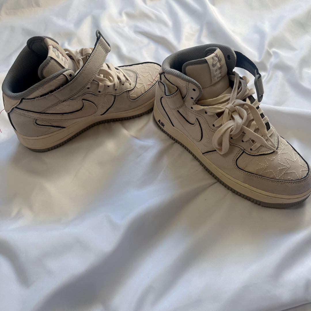Nike Air Force 1 ベージュ ハイカット スニーカー