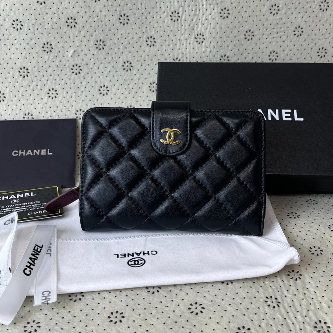 CHANEL ブラック 三つ折り財布 CHANEL シャネル 三つ折り財布 黒 ブラック キャビアスキン
