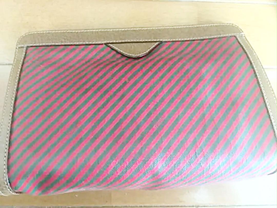 アンティークなGUCCIのセカンドバックΩ