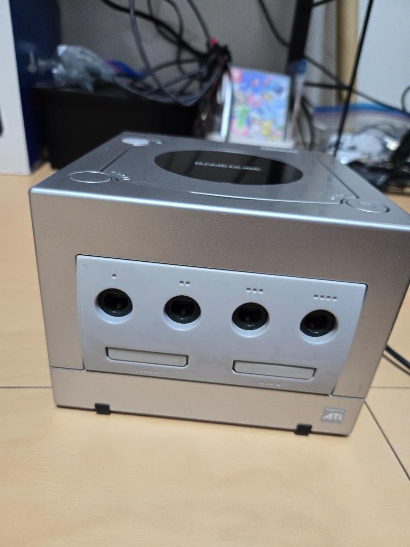 ニンテンドー　ゲームキューブ/シルバー 本体 コントローラー付き[通電確認済み] mdprevattcaulkingandwaterproofing.com