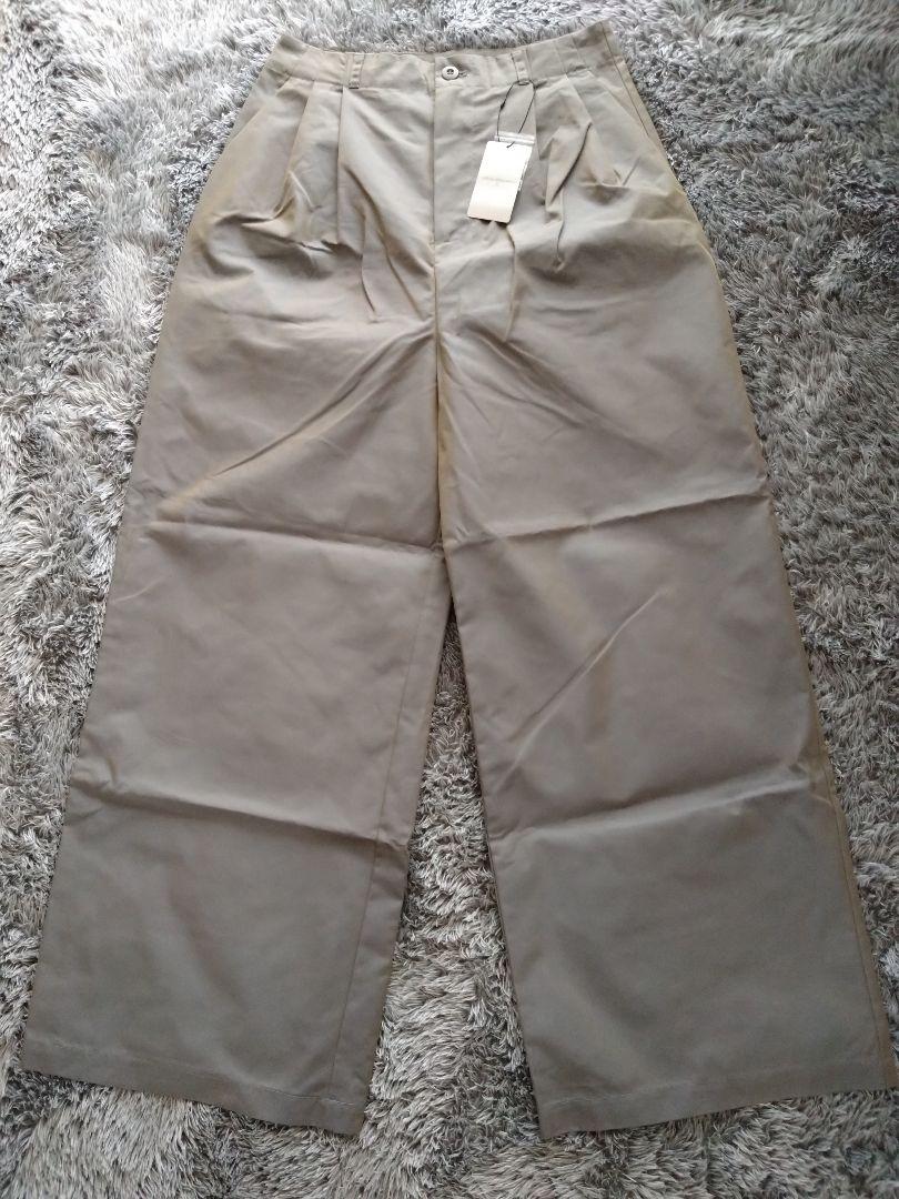 アーバンリサーチ　バックベルトワイドパンツ