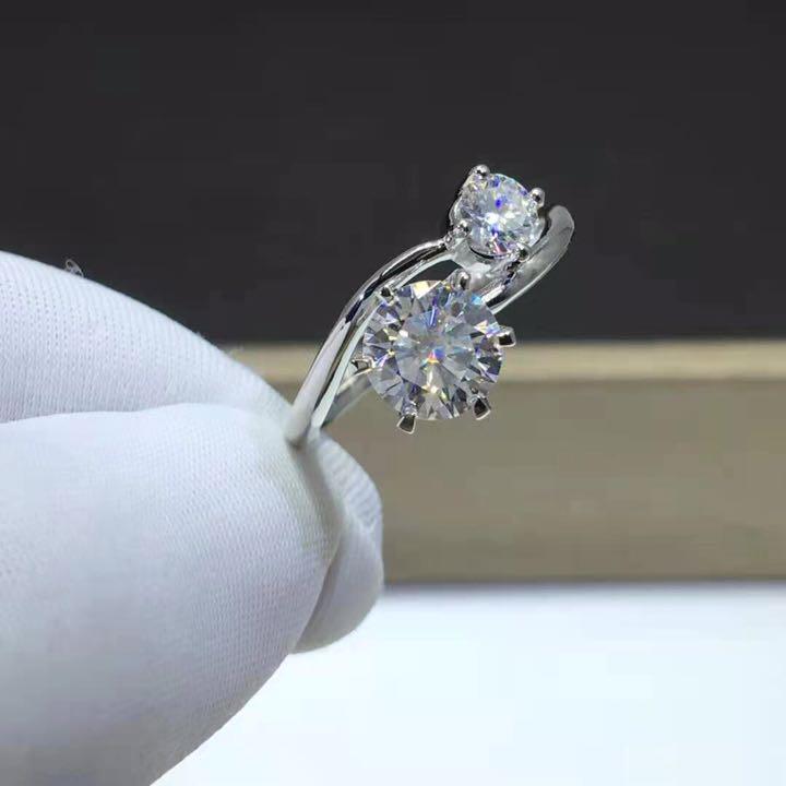 ご予約品 【newデザイン】モアサナイト ダイヤ リング K18WG Hakakune ...