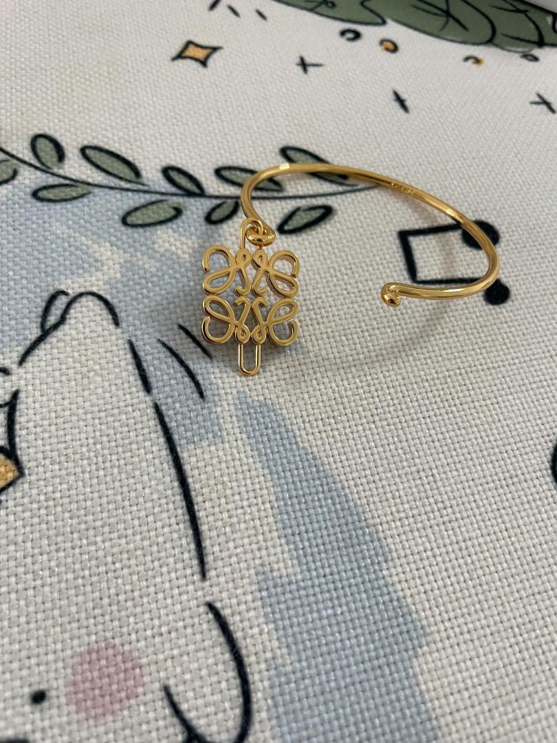 綺麗LOEWE ロエベ　ゴールド　ブレスレット　刻印あり