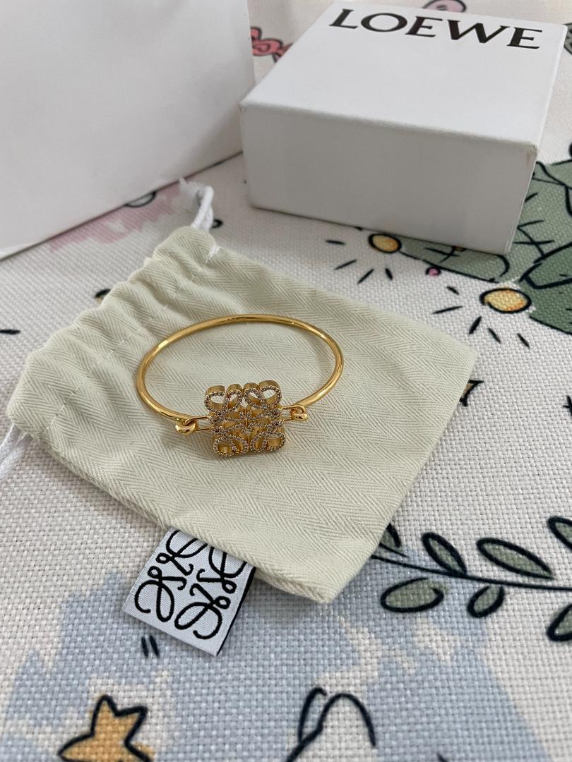 綺麗LOEWE ロエベ　ゴールド　ブレスレット　刻印あり