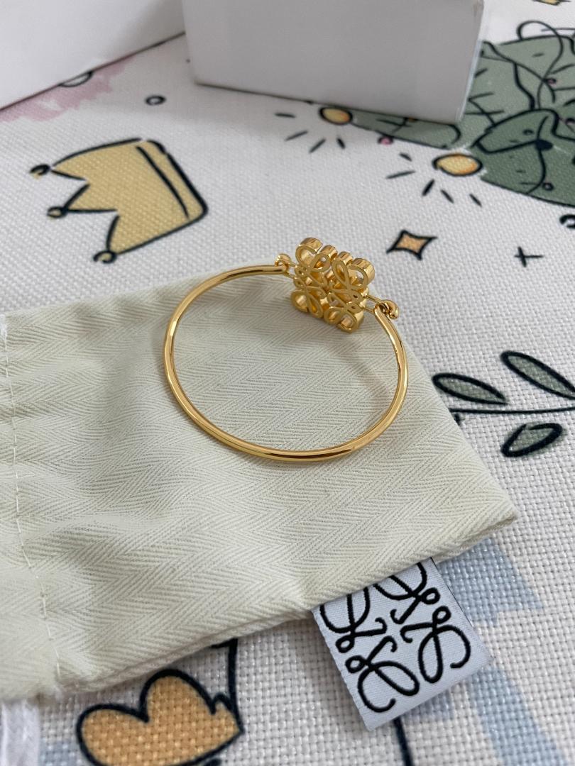 綺麗LOEWE ロエベ　ゴールド　ブレスレット　刻印あり