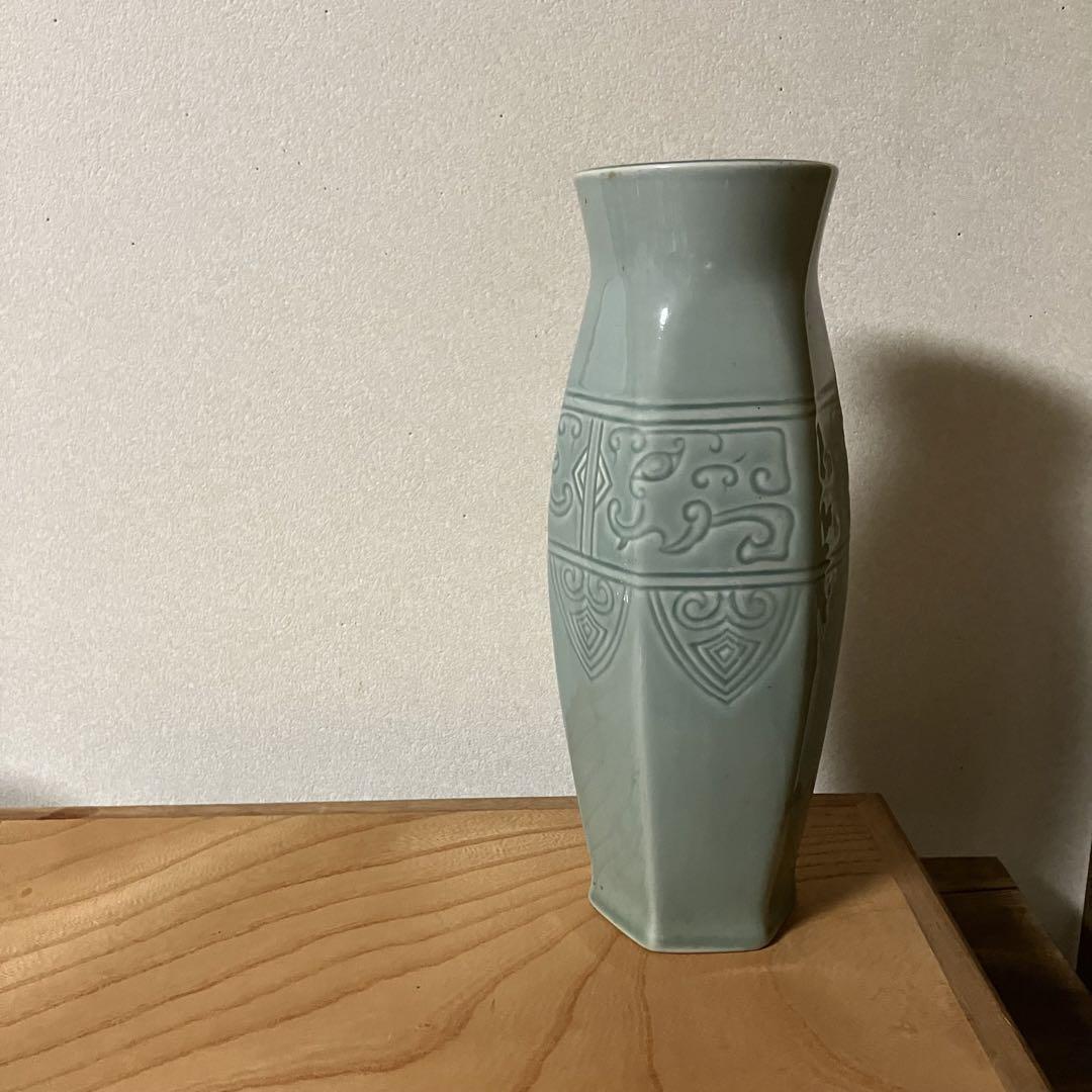 伊万里鍋島焼？　幾何学的文様/抽象的文様 青磁花入　投げ入れ、花瓶、瓶花