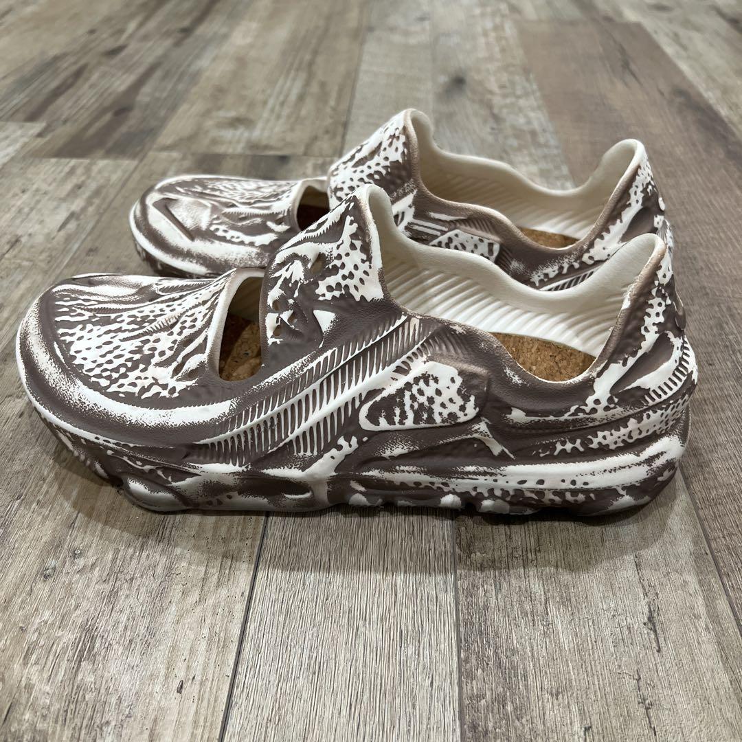 靴 NIKE ISPA UNIVERSAL NATURAL DESERTDUST