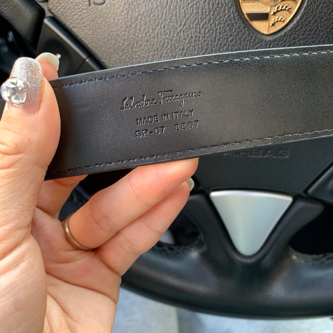 Salvatore Ferragamo 黒レザーベルト