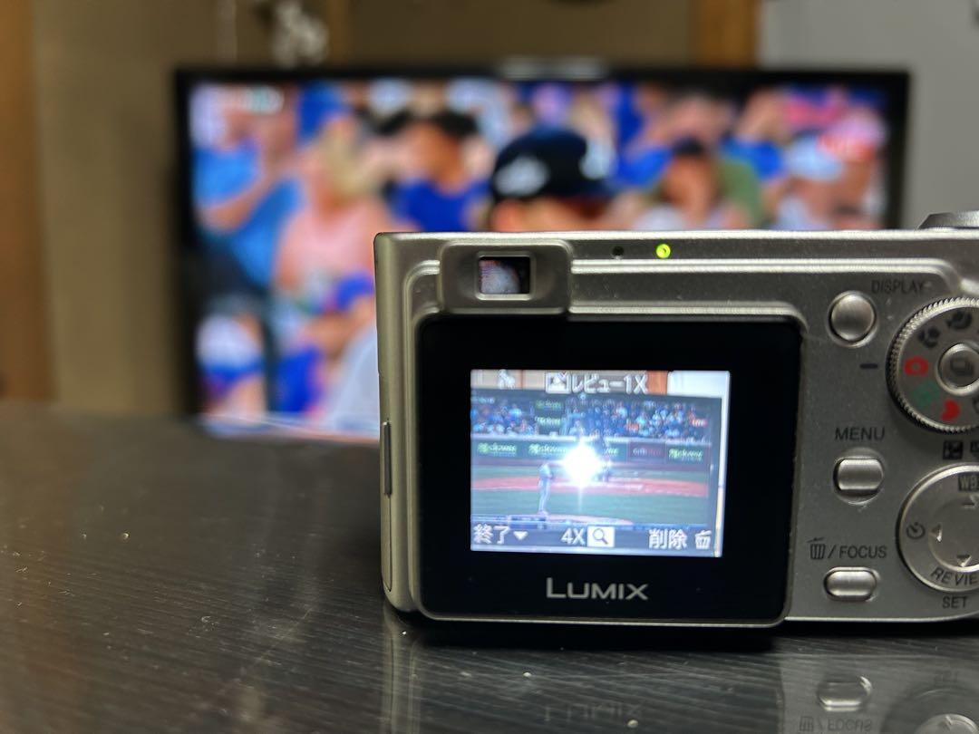 Panasonic DMC-FX1 コンパクトデジタルカメラ SDカードなし