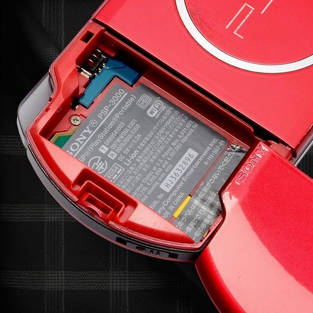 プレステPSP3000本体＋ソフト17本付！ドラゴンボール*ガンダム*ワンピース