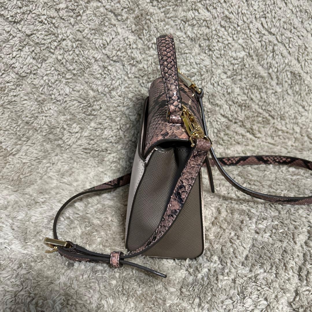 トリーバーチ 2WAYハンドバッグ ロビンソン ライトピンク グレージュ レザー トリーバーチ 2WAYハンドバッグ ロビンソン ライトピンク グレージュ レザー