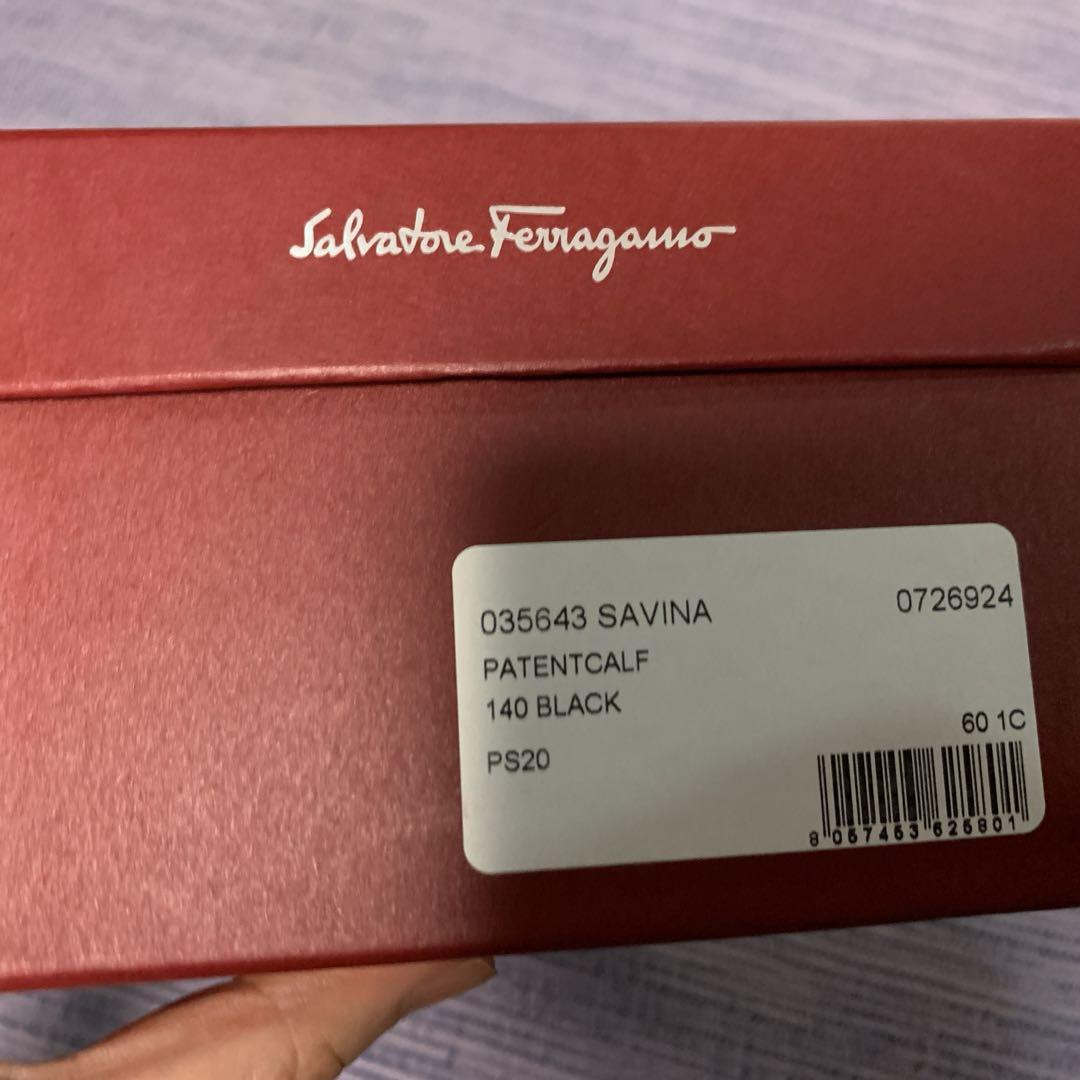 【美品】Salvatore Ferragamo フラット　エナメル　黒
