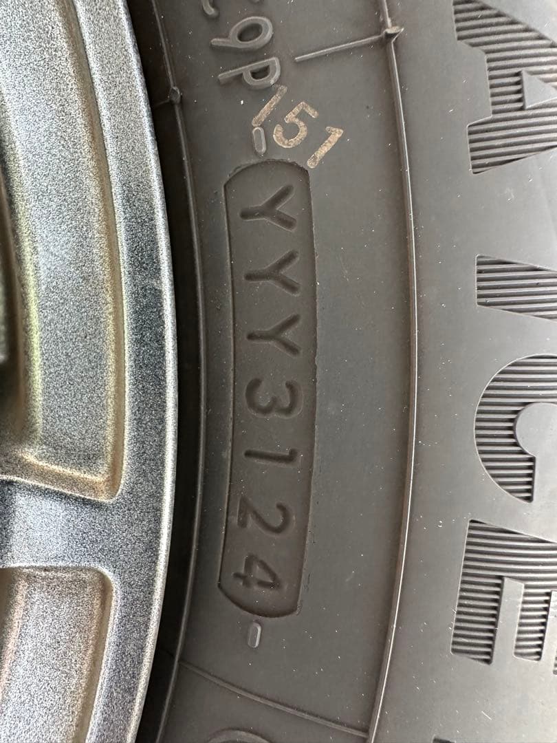 送料無料　社外アルミ付スタッドレスタイヤ2024年製造　175/80R16