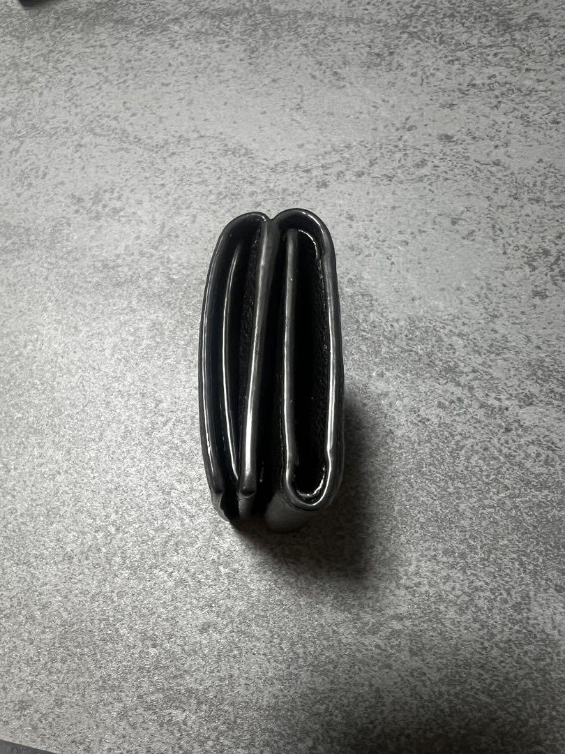 SAINT LAURENT ブラック三つ折り財布