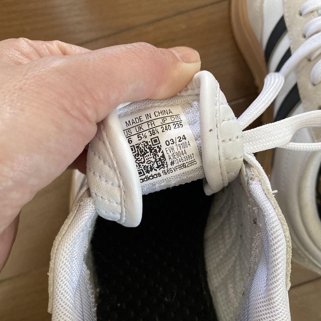 adidas ローカットスニーカー　24.0cm