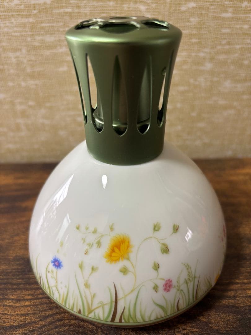 アビランド社製の ランプベルジェ　アロマランプ　 になります。 アビランド社