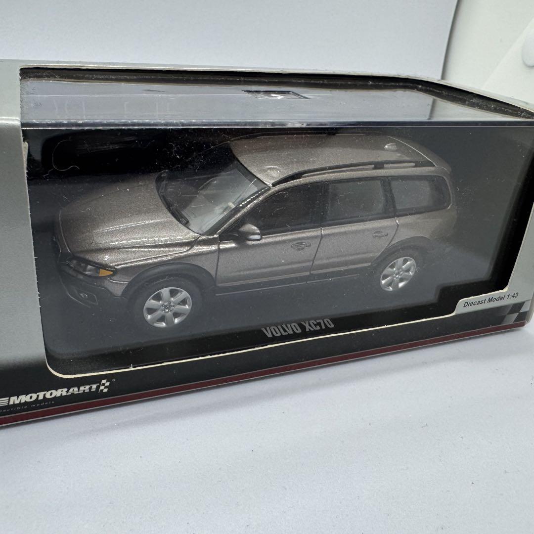 VOLVO XC70 シルバー 1:43