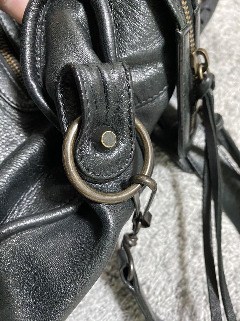 ● BALENCIAGA