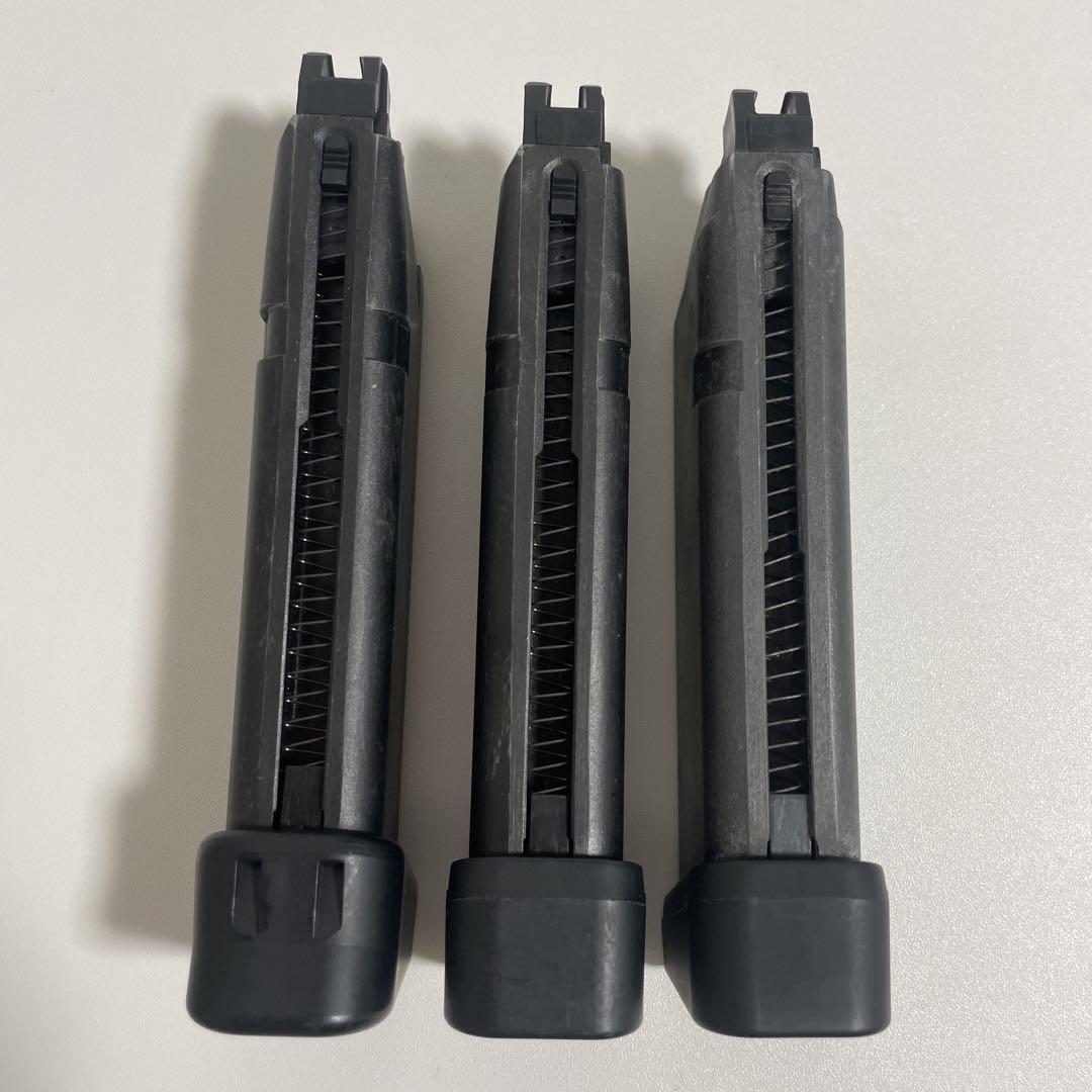 東京マルイ ガスブローバックグロック17用 マガジン 3本セット マグバンパー付