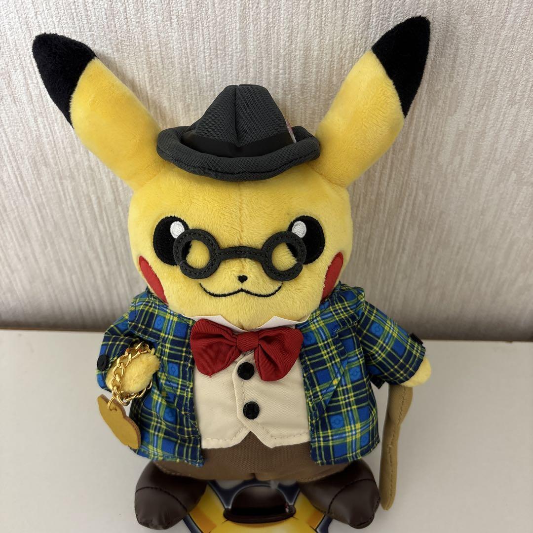 紳士風のピカチュウ　ぬいぐるみ