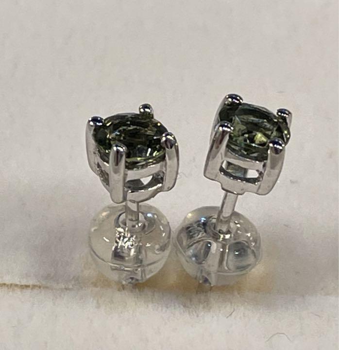 特選！宝石質モルダバイトピアス 4mm 本物保証 激安卸価格