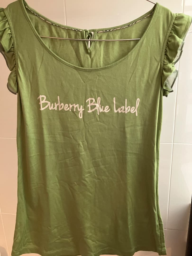 バーバリーブルーレーベル半袖Tシャツふりる袖が可愛らしいデザインM BURBERRY BLUE LABEL