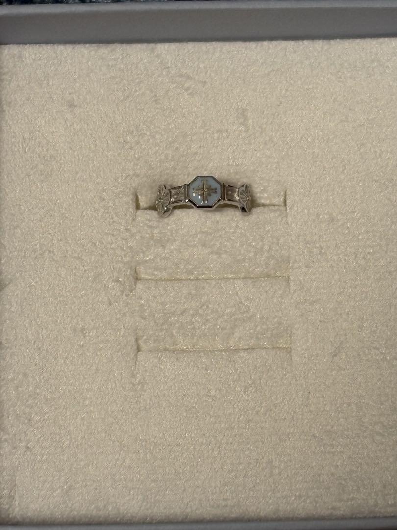 MUSEE.ART Cross angle flower miss ring