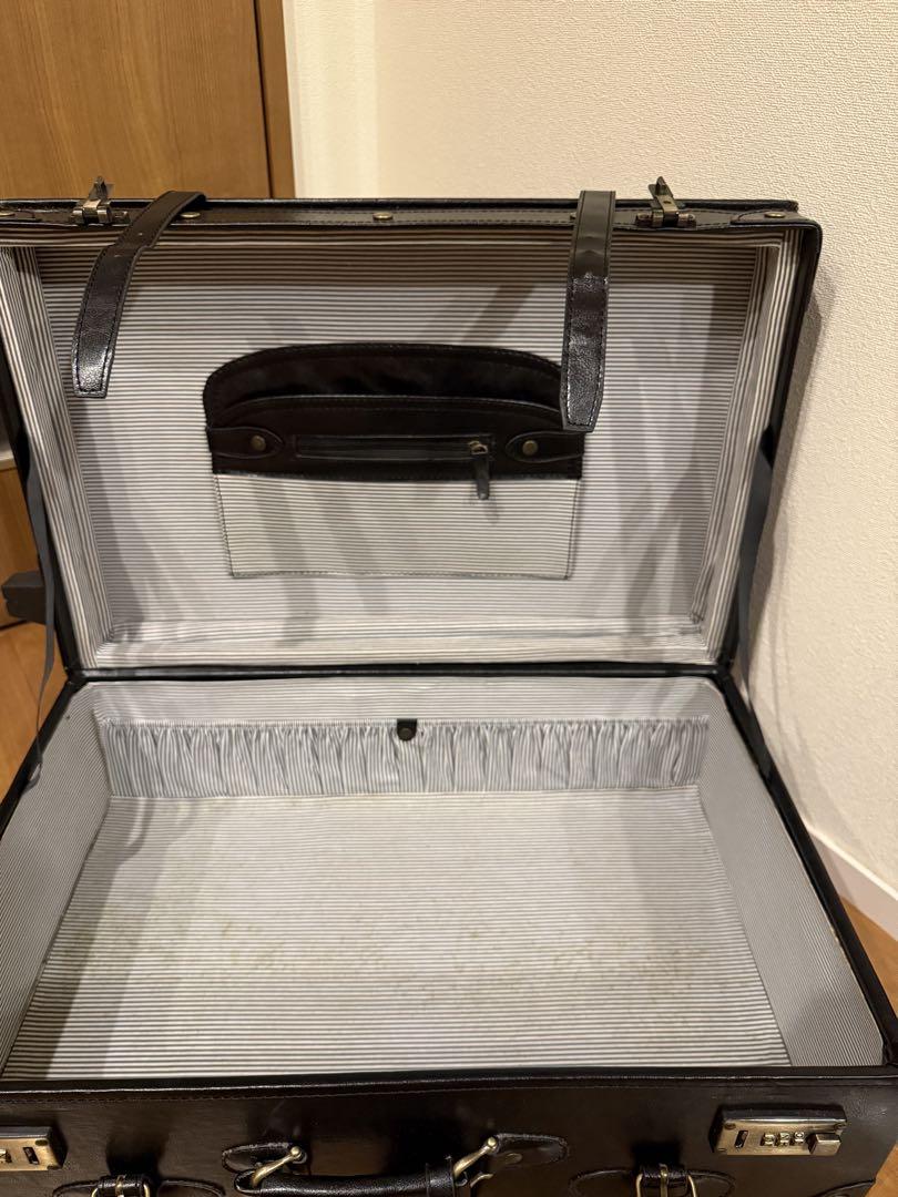黒 レザー キャリーケース
