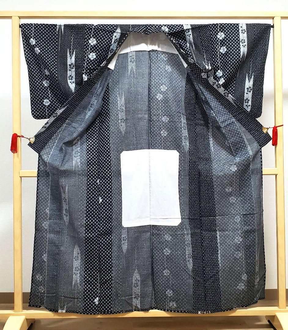 D 浴衣 綿紅梅 桜に矢絣模様 黒色 白色 夏物 着物 D 浴衣 綿紅梅 桜に矢絣模様 黒色 白色 夏物 着物