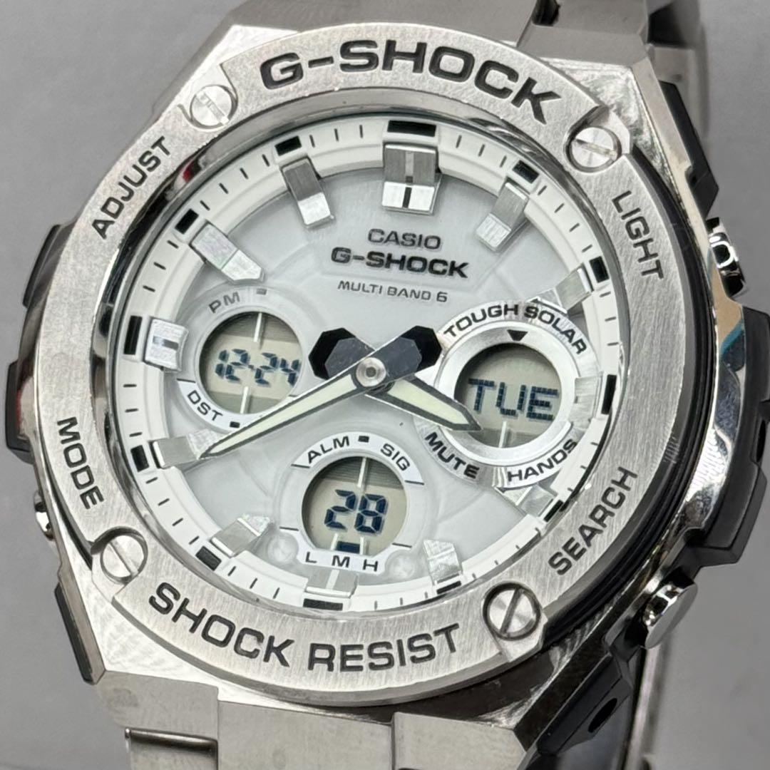 極美品 G-SHOCK GST-W110D G-STEEL電波ソーラー ホワイト 極美品 G-SHOCK GST-W110D G-STEEL電波ソーラー ホワイト