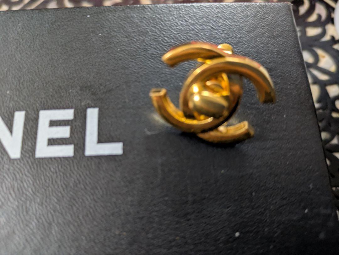 CHANEL ゴールドターンロック CCロゴ イヤリング