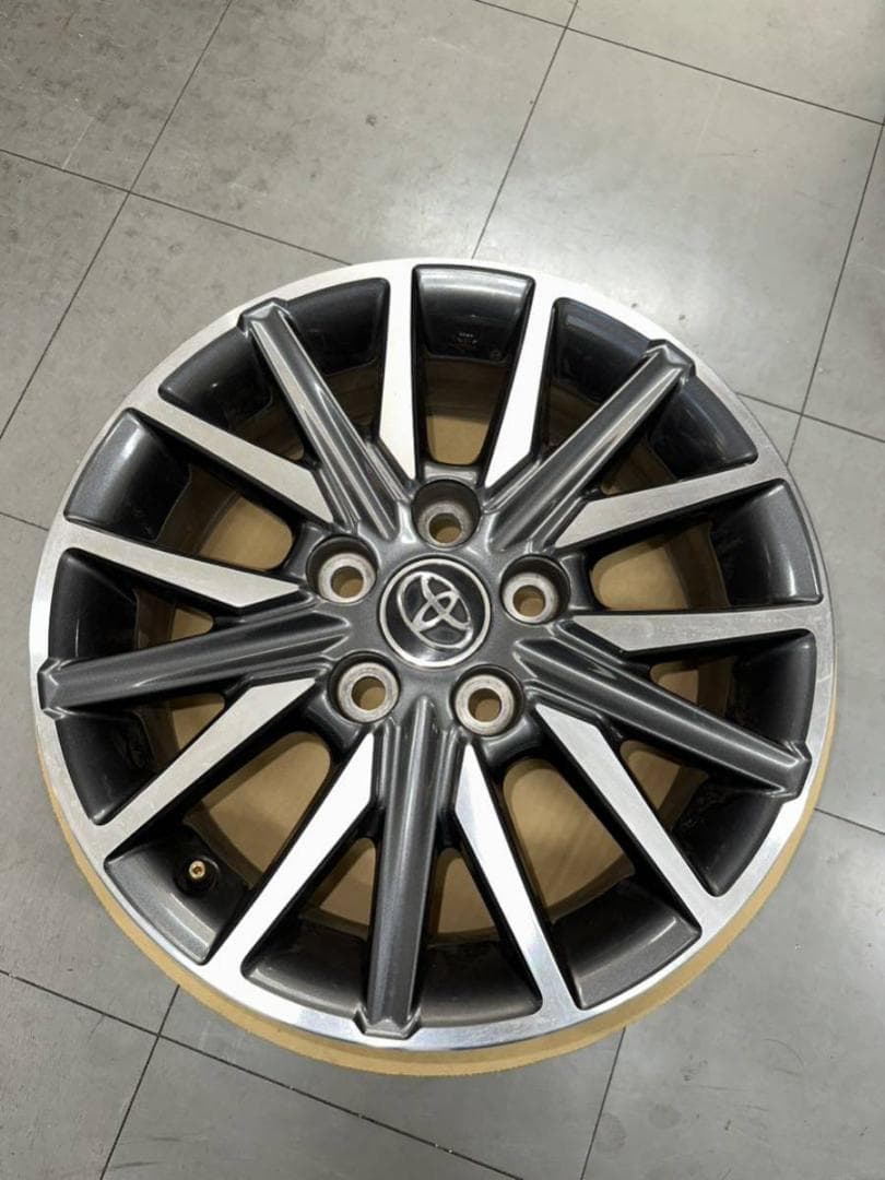 国産】 ☆美品☆トヨタ 純正 16インチ 6J +50 5穴 PCD114.3 4本