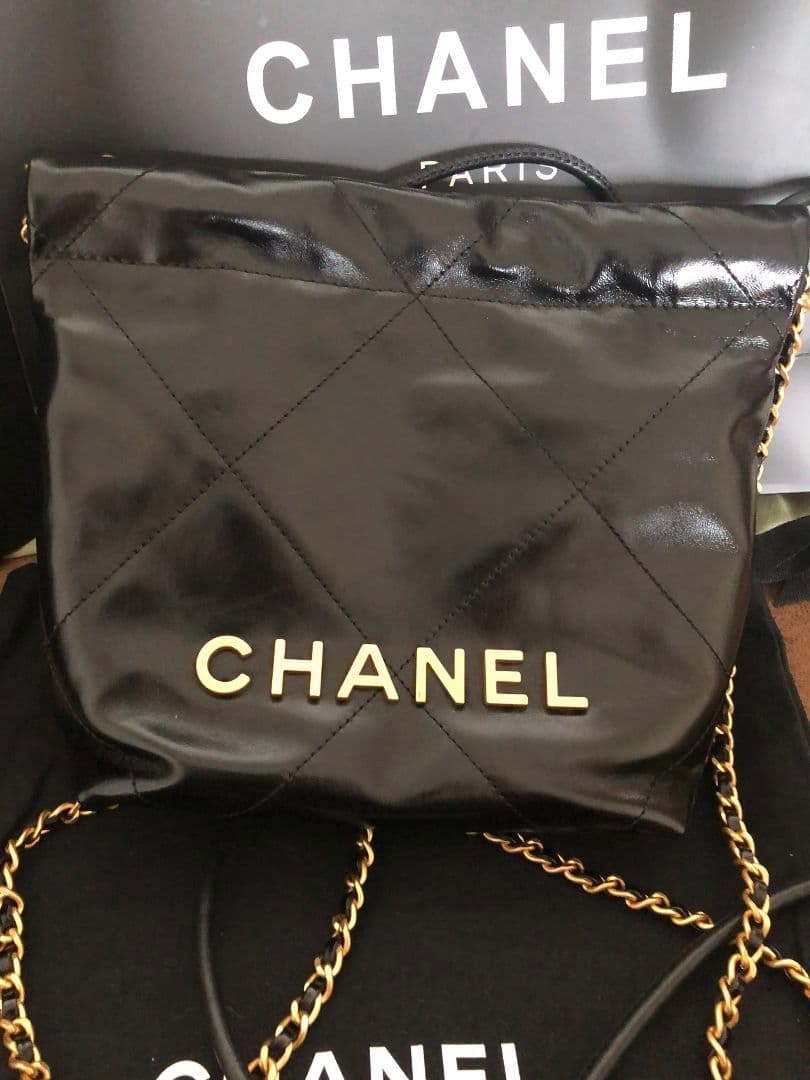 CHANEL ブラック キルティング ショルダーバッグ