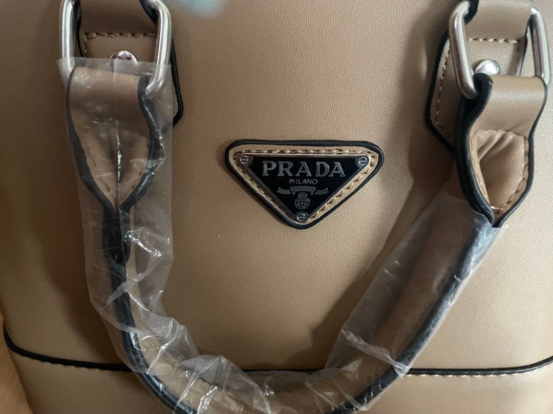 PRADA ベージュ ハンドバッグ　ショルダーバッグ　サフィアーノ