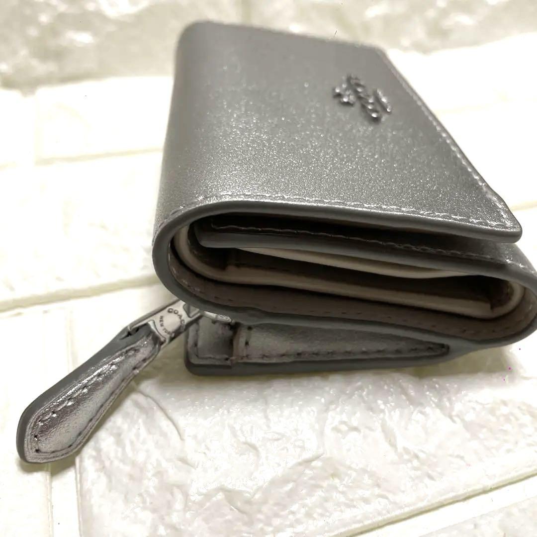新作 メタリック ミニ財布 COACH◆三つ折り マイクロ ウォレット COACH】新作 メタリック三つ折りマイクロウォレット