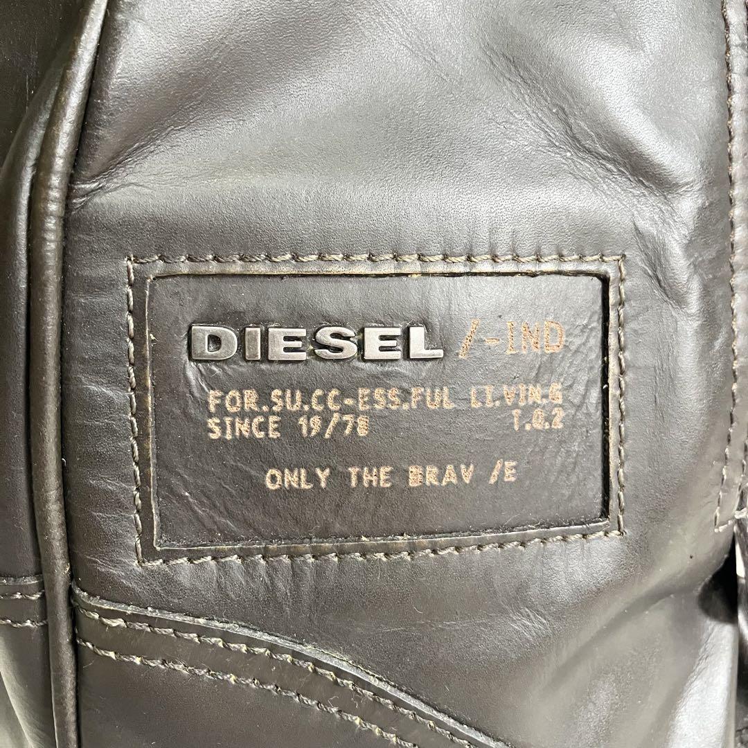 【美品】　DIESEL ボディバッグ　レザー　牛革　ロゴ金具　ダークブラウン