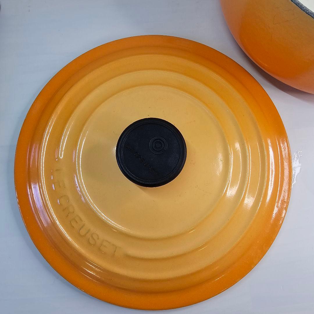 Le Creuset ル・クルーゼ 両手鍋 20cm 廃盤カラー サーモンピンク Le Creuset ル・クルーゼ 両手鍋 20cm 廃盤カラー サーモンピンク