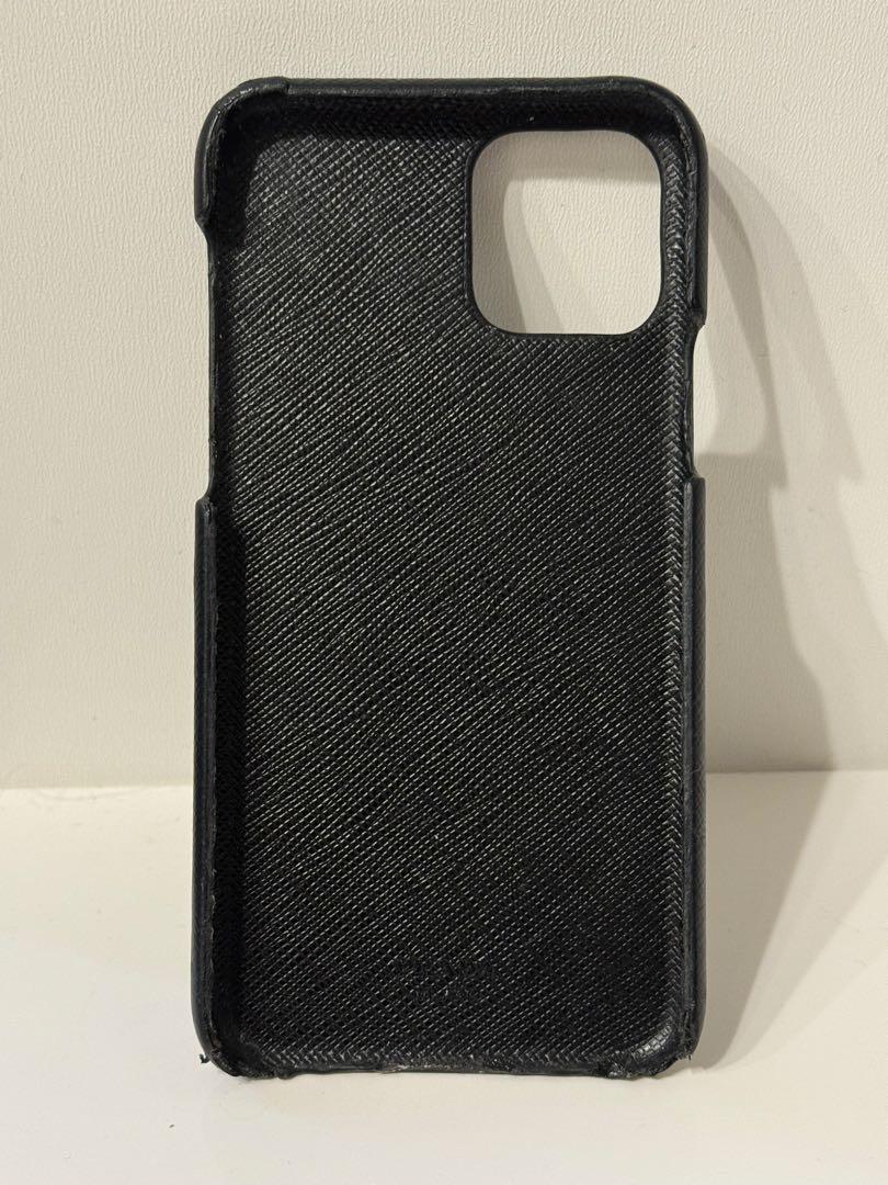 PRADA ブラック iPhoneケース サフィアーノレザー ブラック サフィアーノレザー iPhone 16用ケース | PRADA