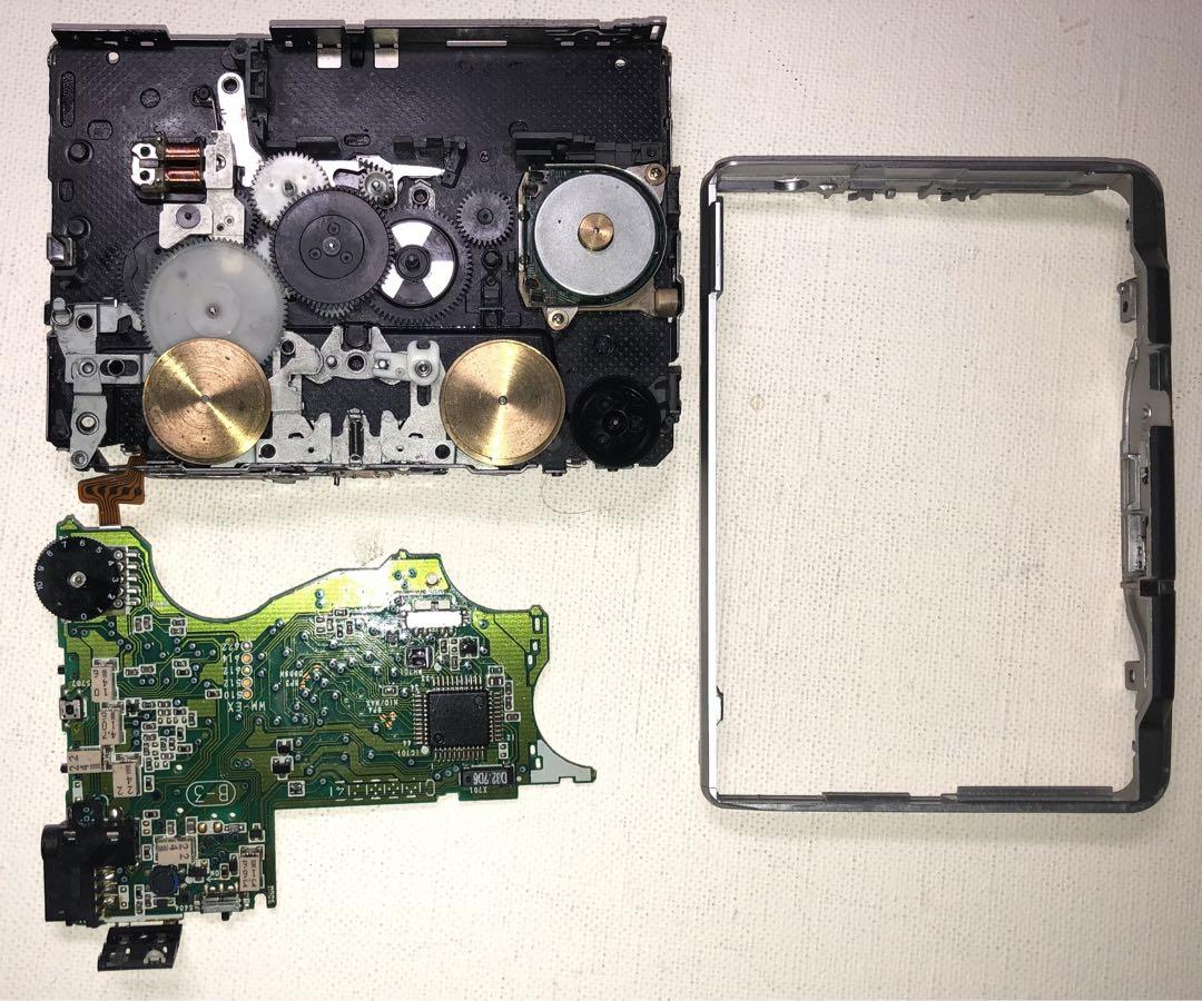 【年中無休】 使用感も左右分離良好WM-EX622 SONYウォークマン、シルバー可動 ポータブルプレーヤー
