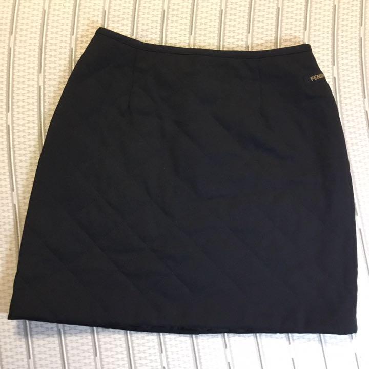 ロゴ入りキルトミニスカート