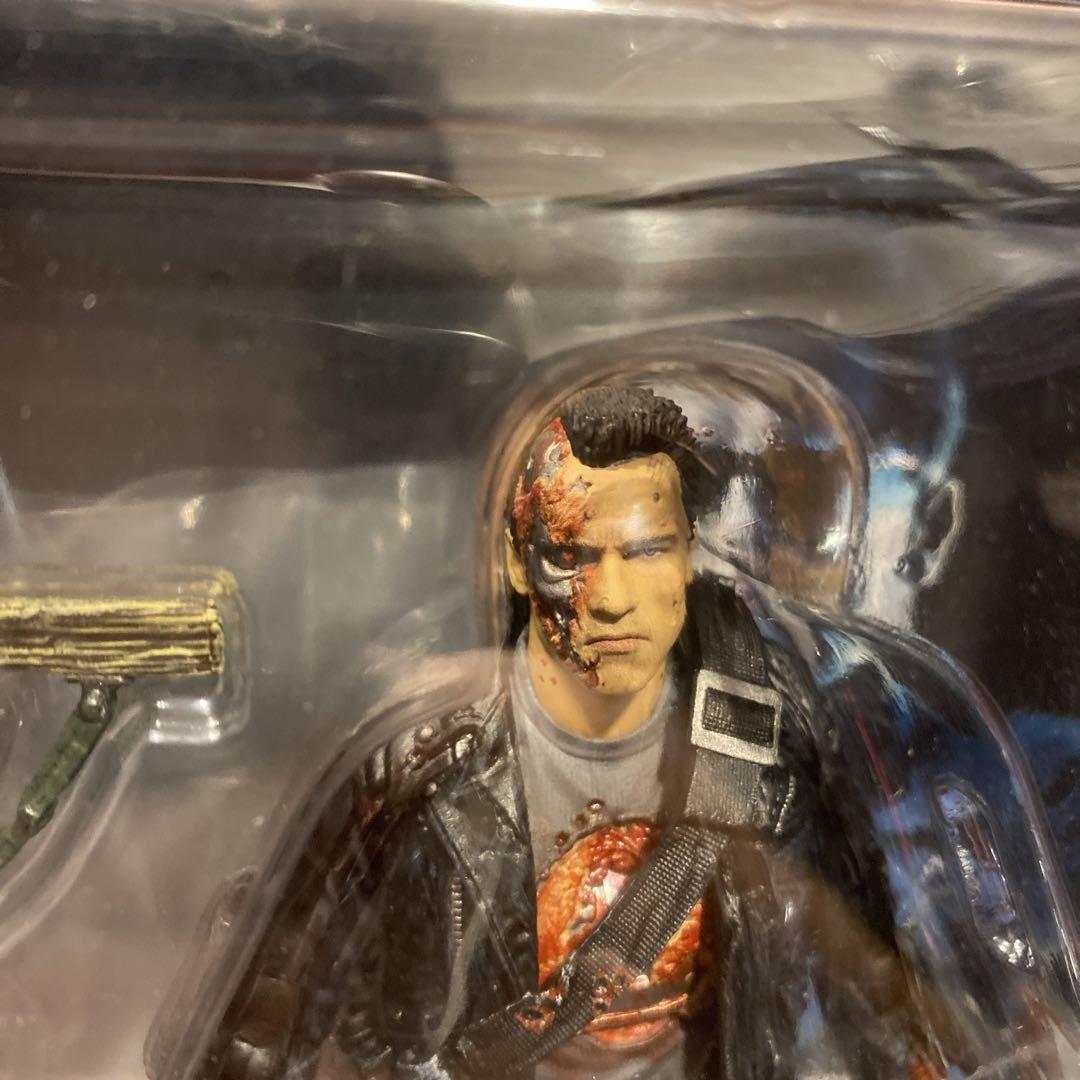 MAFEX T-800 (T2：BATTLE DAMAGE Ver.)