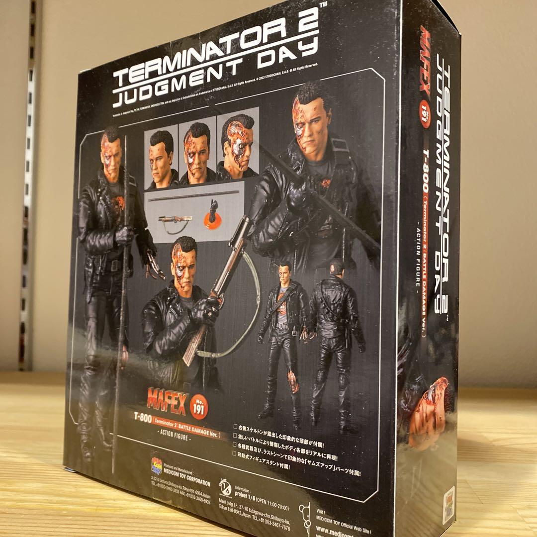 MAFEX T-800 (T2：BATTLE DAMAGE Ver.)