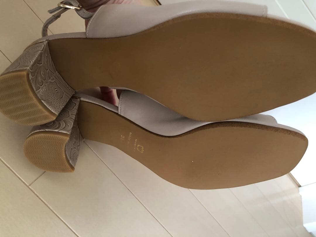 ◆卑弥呼◆チャンキーヒールカバーサンダル24．5cm24.5cm・卑弥呼 KIN-KAAI_COM