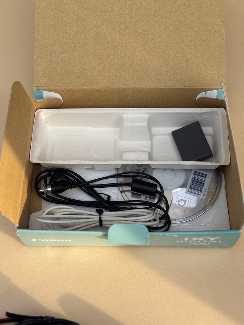 キャノン IXY DIGITAL 700 サテンベージュ(要バッテリー交換)