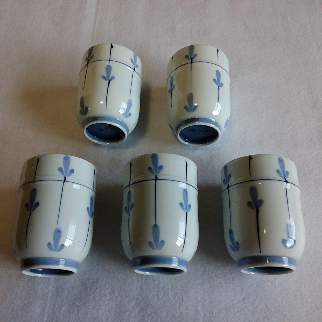 湯飲み茶碗５つセットです。