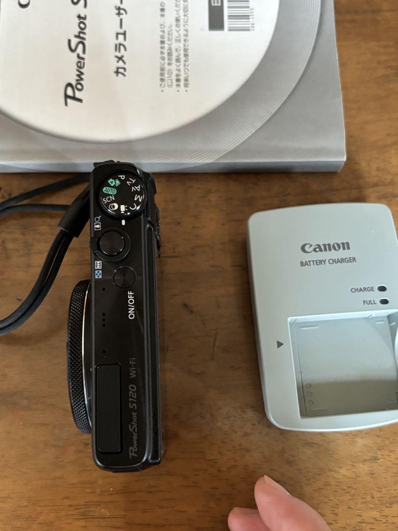 Canon PowerShot S120 本体と充電器